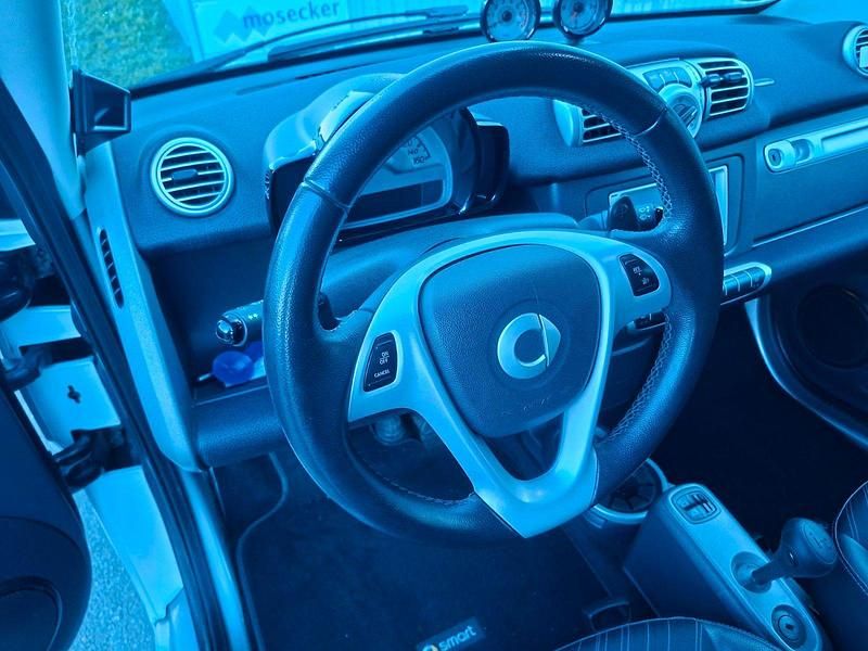 Gebraucht Smart ForTwo Cabrio Pulse 84 PS (61 kW) 2011 Weiß Cabrio