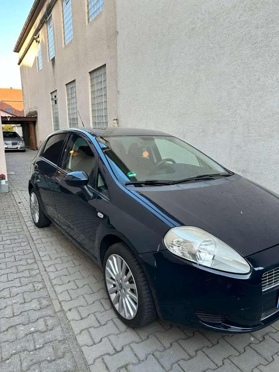 Gebraucht Fiat Punto 62 PS (45 kW) 2009 Blau Kleinwagen