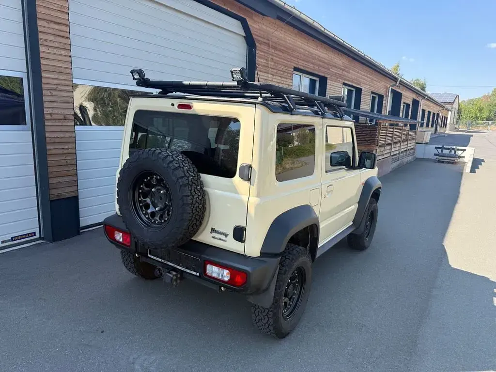 Gebraucht Suzuki Jimny Comfort+ 102 PS (75 kW) 2018 Beige SUV