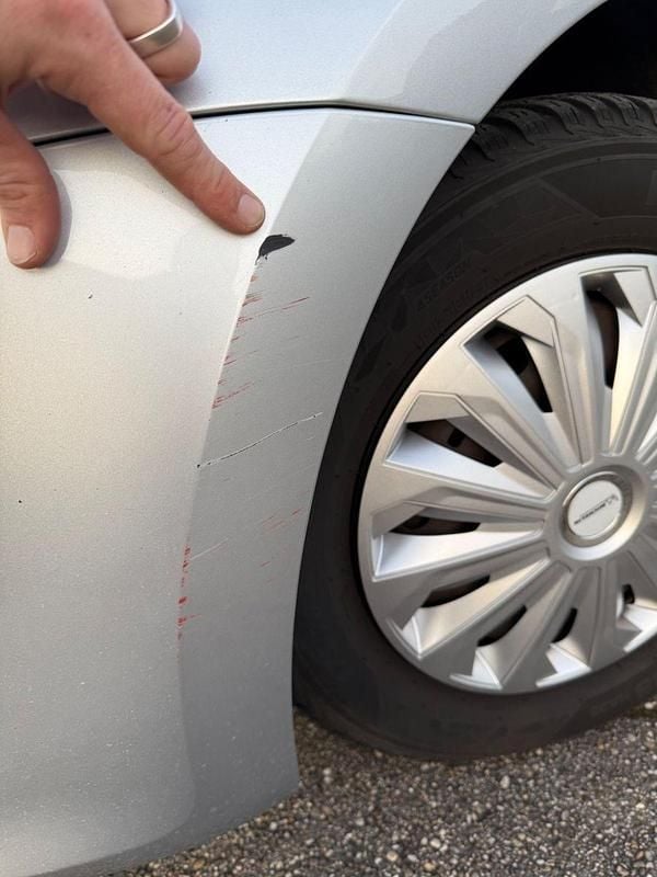 Usado VW Polo 60 HP (44 kW) 2010 Cinzento Sedan