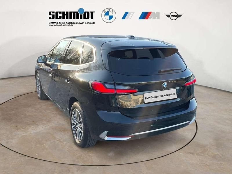 Gebraucht BMW 218 Active Tourer Luxury Line 150 PS (110 kW) 2023 Sapphirschwarz metallic Van / Kleinbus
