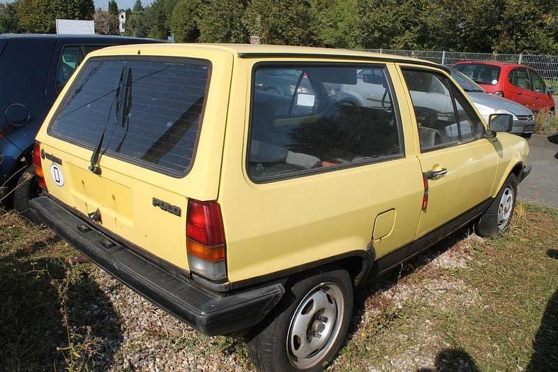 Gebraucht VW Polo 54 PS (39 kW) 1987 Gelb Kleinwagen