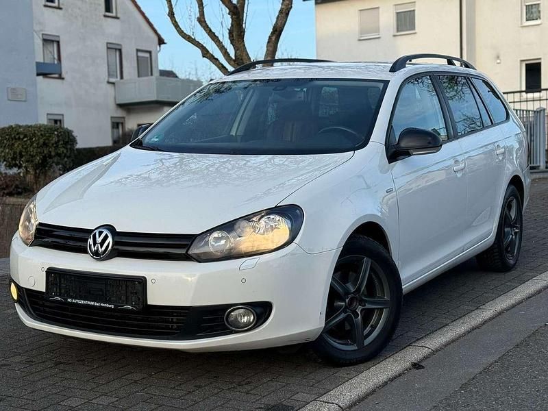 Gebraucht VW Golf VII Match 105 PS (77 kW) 2013 Candyweiß Kombi