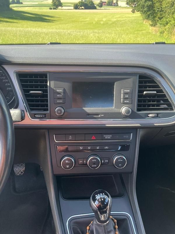 Usata Seat Leon 115 CV (84 kW) 2017 Bianco Berlina