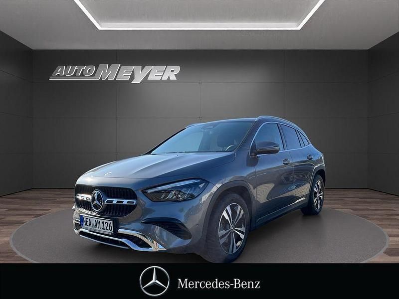 Grau Gebraucht 2024 Mercedes GLA180 Progressive SUV | 34.999 € (Guter Preis) - Bild 1/4