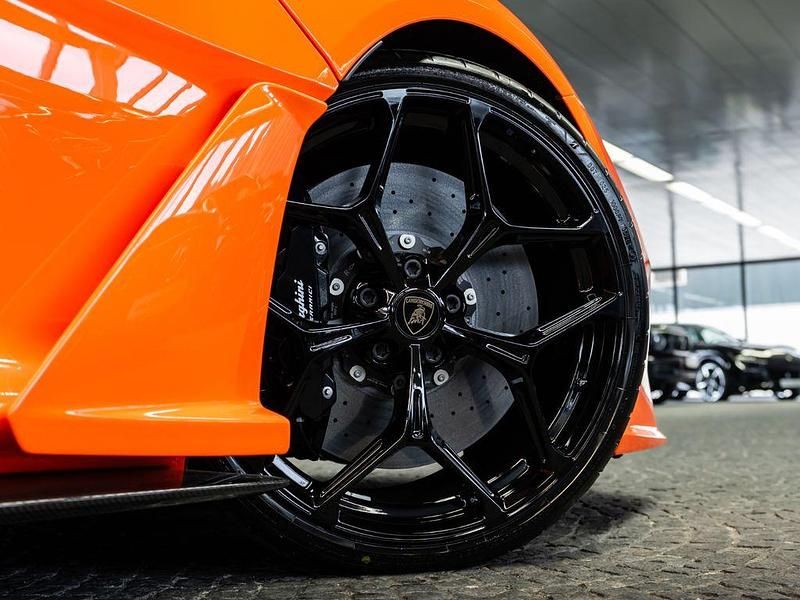 Neu Lamborghini Revuelto 1016 PS (747 kW) 2025 Orange Coupé