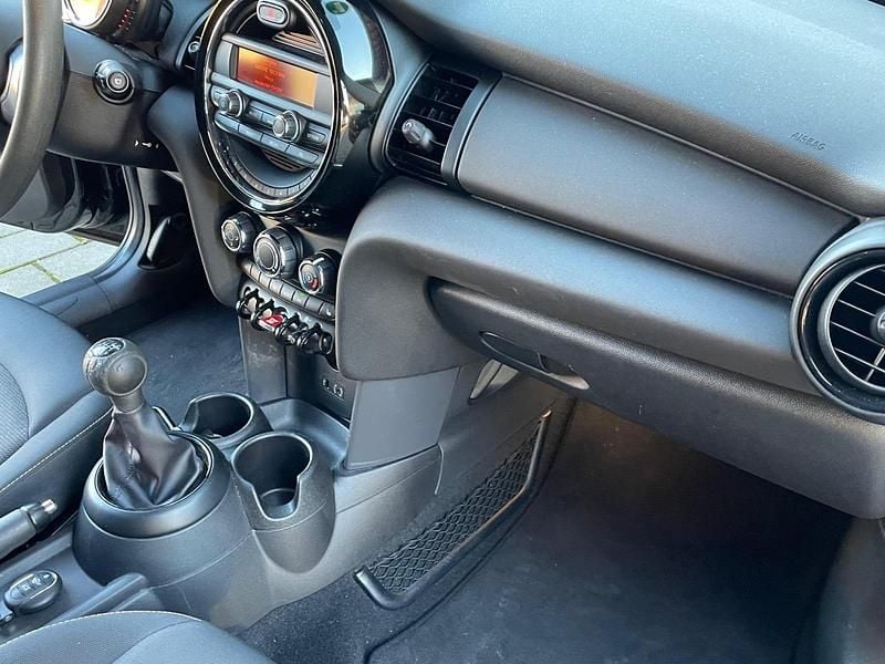 Gebraucht Mini ONE 75 PS (55 kW) 2018 Schwarz Kleinwagen