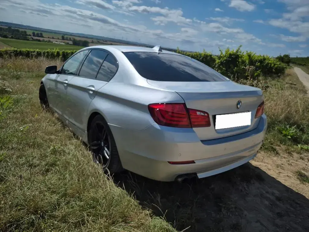 Gebraucht BMW 528 258 PS (189 kW) 2011 Silber Limousine