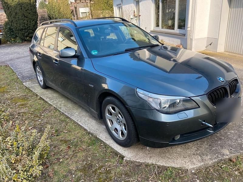 Gebraucht BMW 523 177 PS (130 kW) 2006 Grau Kombi