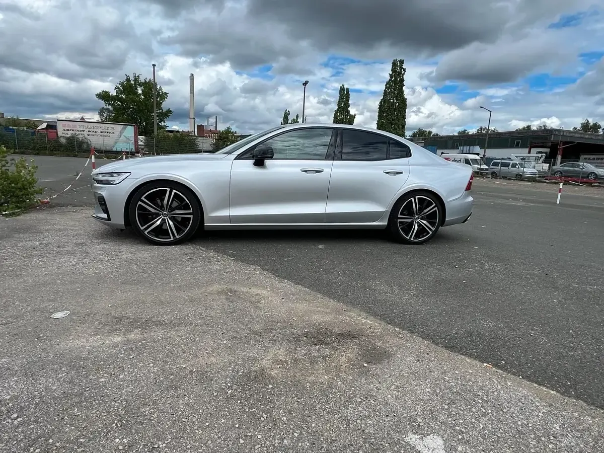 Gebraucht Volvo S60 R-Design 190 PS (139 kW) 2019 Limousine
