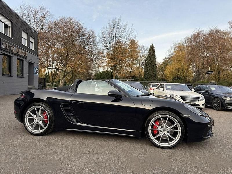 Gebraucht Porsche 718 Boxster 299 PS (219 kW) 2017 Tiefschwarz Cabrio