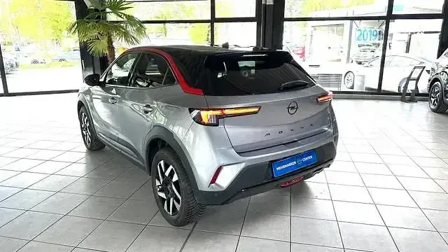 Gebraucht Opel Mokka 131 PS (96 kW) 2024 Lack grau artense/typ au... SUV