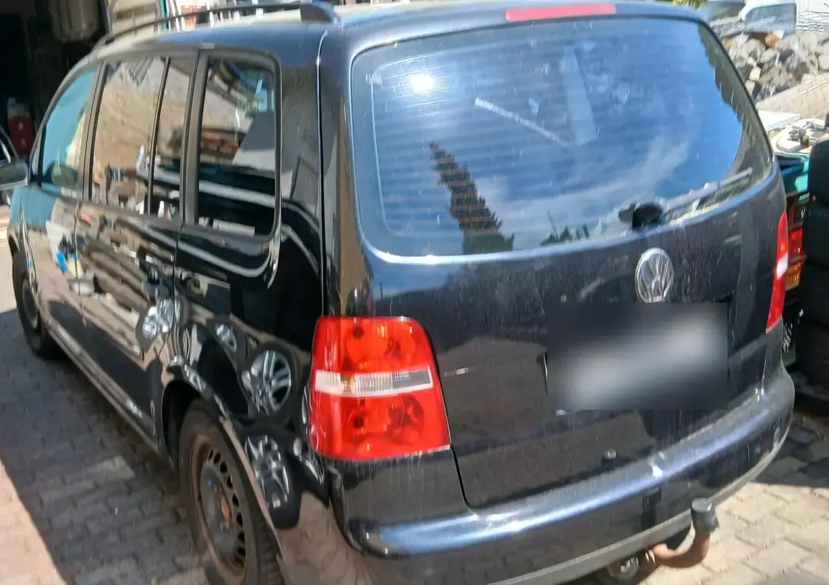 Gebraucht VW Touran 105 PS (77 kW) 2006 Schwarz Van / Kleinbus