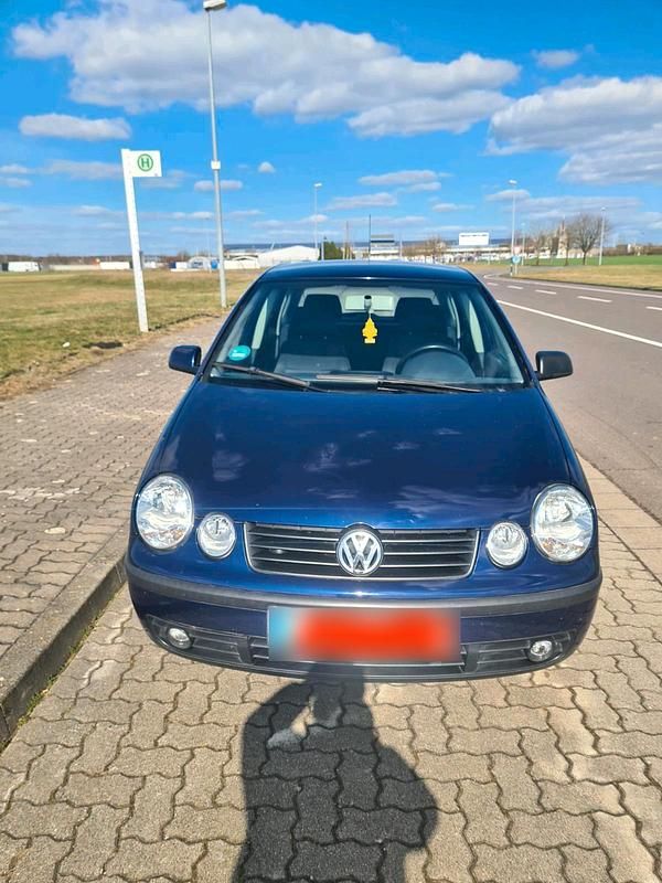 Gebraucht VW Polo 60 PS (44 kW) 2004 Blau Kleinwagen