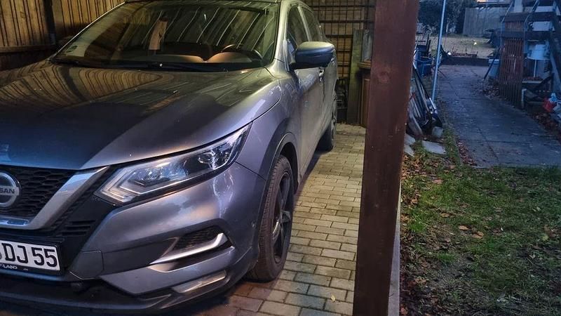 Grau Gebraucht 2020 Nissan Qashqai N-TEC SUV | 16.400 € (Guter Preis) - Bild 1/4