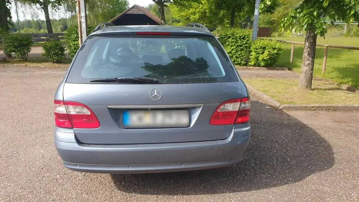 Gebraucht Mercedes E320 224 PS (164 kW) 2005 Blau Kombi