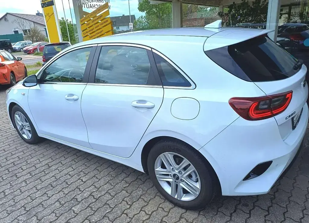 Occasion Kia Ceed Vision 140 ch (102 kW) 2018 Blanc Citadine