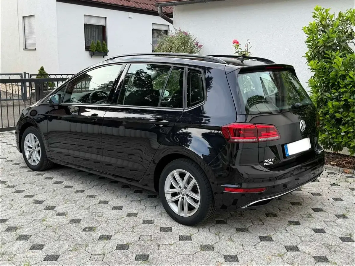 Gebraucht VW Golf VII Comfortline 150 PS (110 kW) 2019 Schwarz Kombi