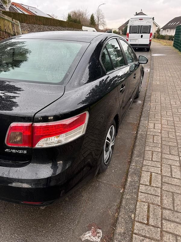 Gebraucht Toyota Avensis 130 PS (95 kW) 2011 Schwarz Limousine