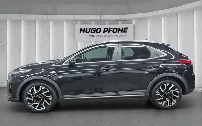 Neu Kia XCeed Vision 100 PS (73 kW) 2025 Silber SUV