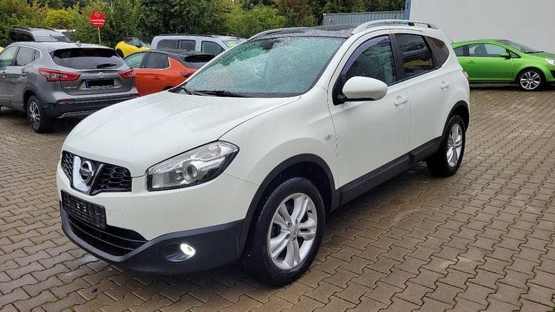 Weiß Gebraucht 2013 Nissan Qashqai +2 Acenta SUV | 8.700 € (Etwas zu teuer) - Bild 1/4