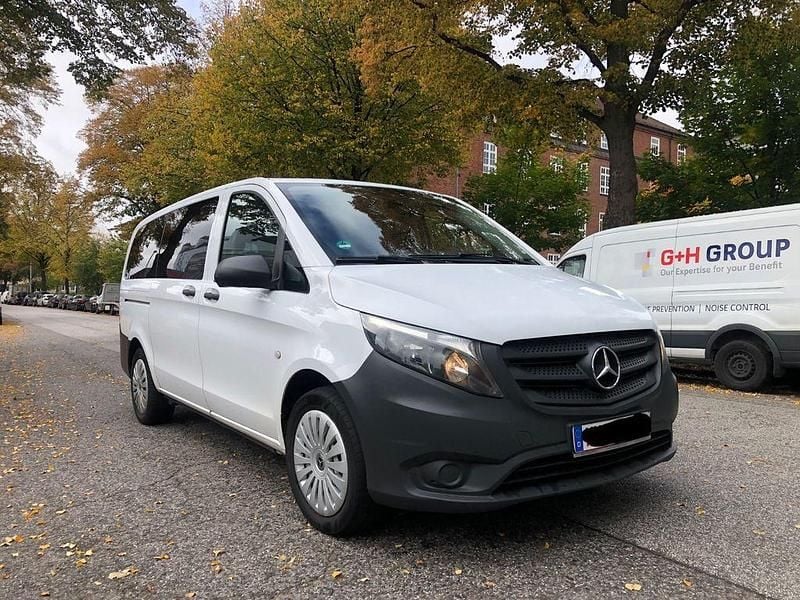Weiß Gebraucht 2019 Mercedes Vito Van / Kleinbus | 13.000 € - Bild 1/4
