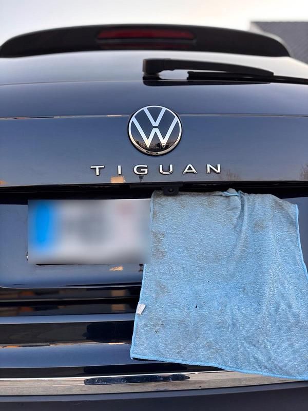 Gebraucht VW Tiguan Allspace 150 PS (110 kW) 2023 Schwarz SUV