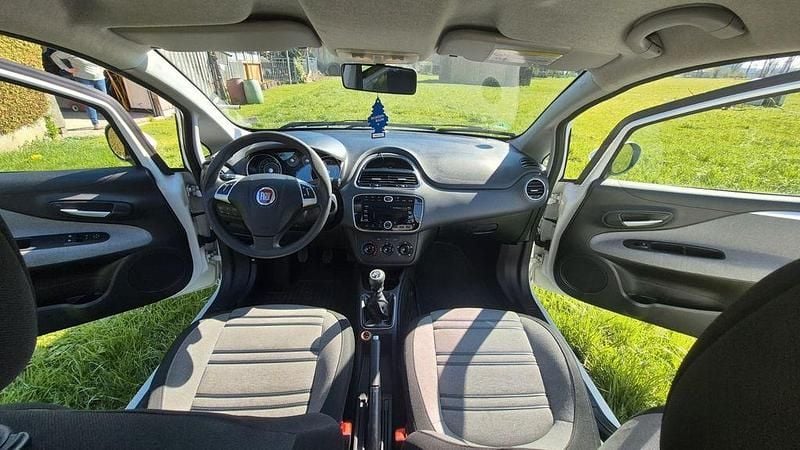 Gebraucht Fiat Punto Evo Dynamic 77 PS (56 kW) 2010 Weiß Kleinwagen