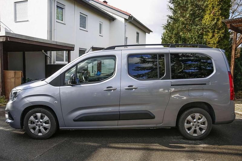 Gebraucht Opel Combo Life 131 PS (96 kW) 2021 Grau Kombi