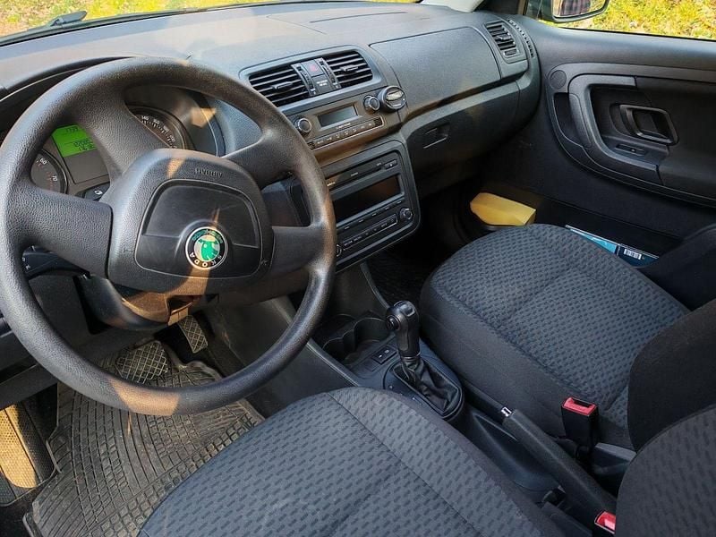 Gebraucht Skoda Fabia 105 PS (77 kW) 2011 Blau Kleinwagen