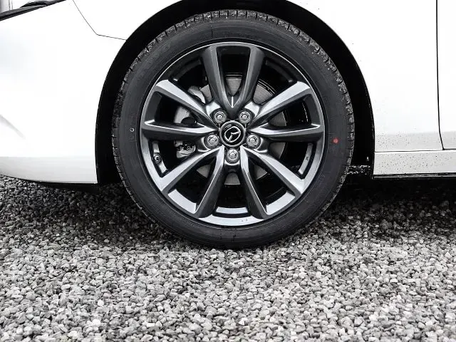 Neu Mazda 3 Exclusive-Line 140 PS (102 kW) 2025 Snowflake white Limousine