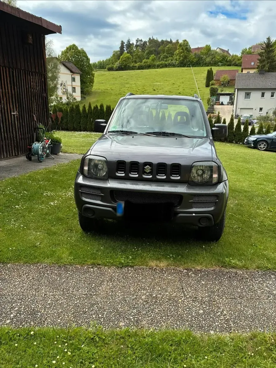 Używany Suzuki Jimny 84 KM (61 kW) 2010 Szary SUV