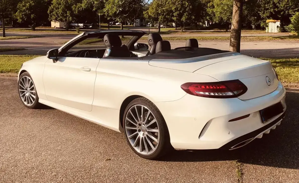 Gebraucht Mercedes C300 AMG line 245 PS (180 kW) 2017 Weiß Cabrio