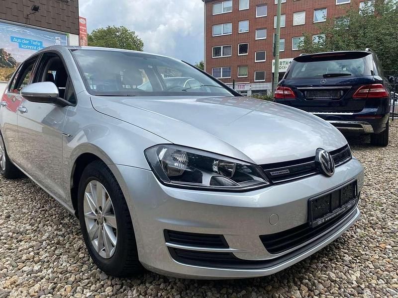 Second-hand VW Golf VII Trendline 110 CP (80 kW) 2015 Argintiu Berlinǎ