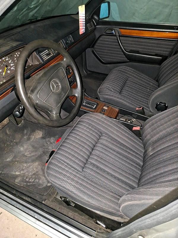 Gebraucht Mercedes E250 1992 Limousine