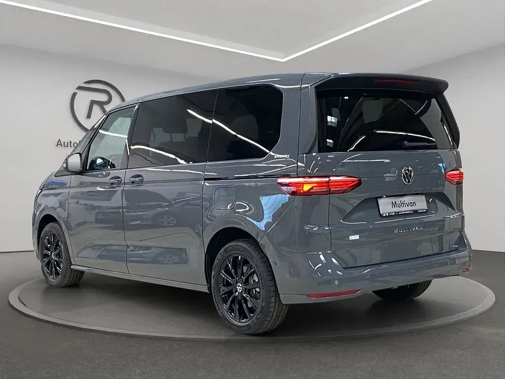 Neu VW Multivan 150 PS (110 kW) 2026 Grau Van / Kleinbus