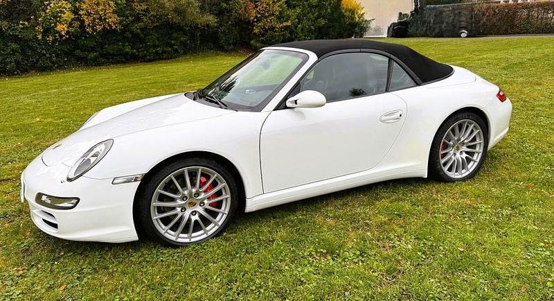 Weiß Gebraucht 2006 Porsche 911 Carrera 4S Cabriolet Cabrio | 62.911 € (Fairer Preis) - Bild 1/4