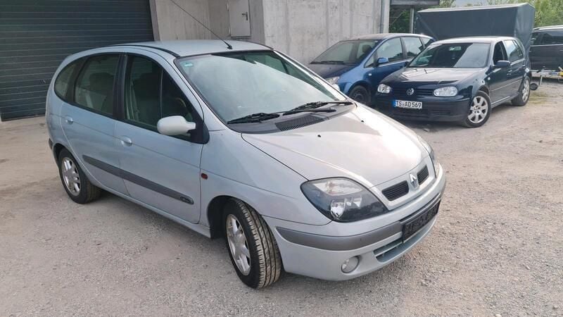 Silber Gebraucht 2002 Renault Scénic Van / Kleinbus | 1.300 € (Etwas zu teuer) - Bild 1/4