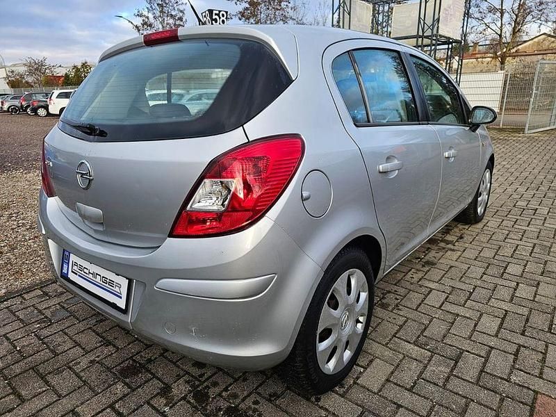 Gebraucht Opel Corsa Edition 101 PS (74 kW) 2012 Silber Limousine