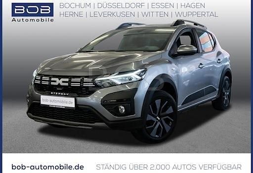 Grau Gebraucht 2025 Dacia Sandero Expression Limousine | 18.444 € (Fairer Preis) - Bild 1/4