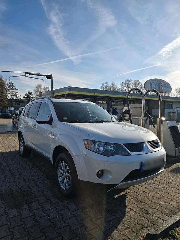 Gebraucht Mitsubishi Outlander 156 PS (114 kW) 2009 Weiß SUV