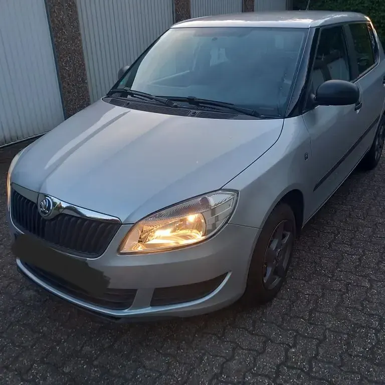 Gebraucht Skoda Fabia 60 PS (44 kW) 2014 Grau Limousine