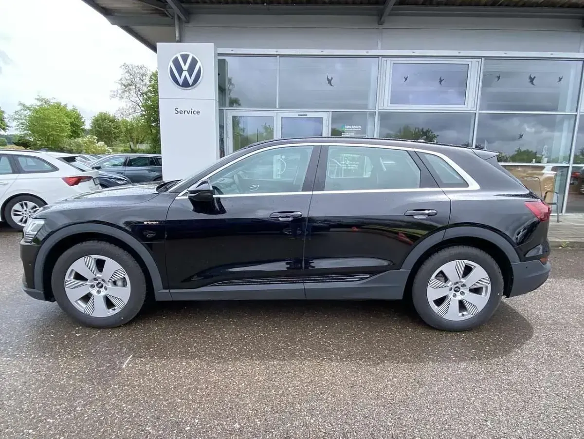 Gebraucht Audi e-tron 300 kW (408 PS) 2023 Schwarz SUV