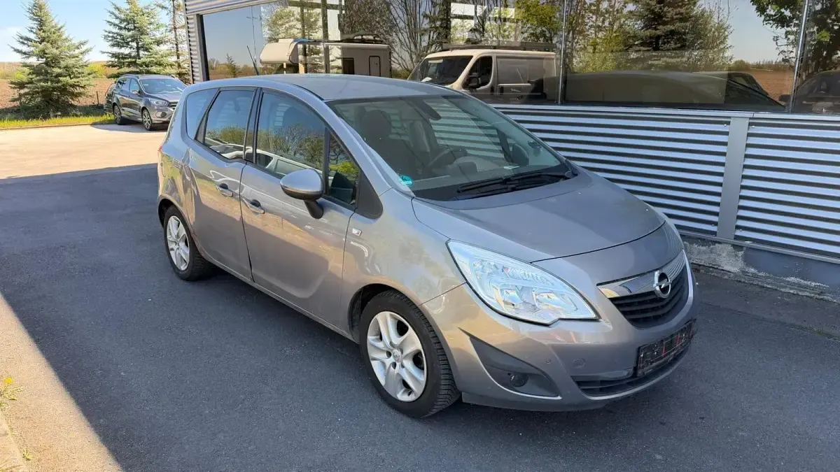 Używany Opel Meriva 120 KM (88 kW) 2011 Złoty Minivan