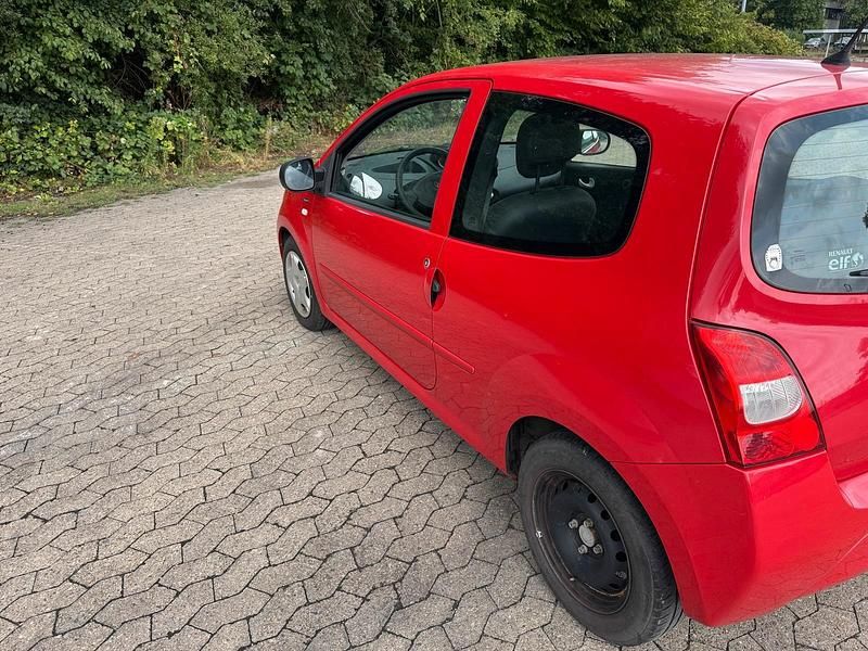 Gebraucht Renault Twingo 75 PS (55 kW) 2011 Rot Kleinwagen