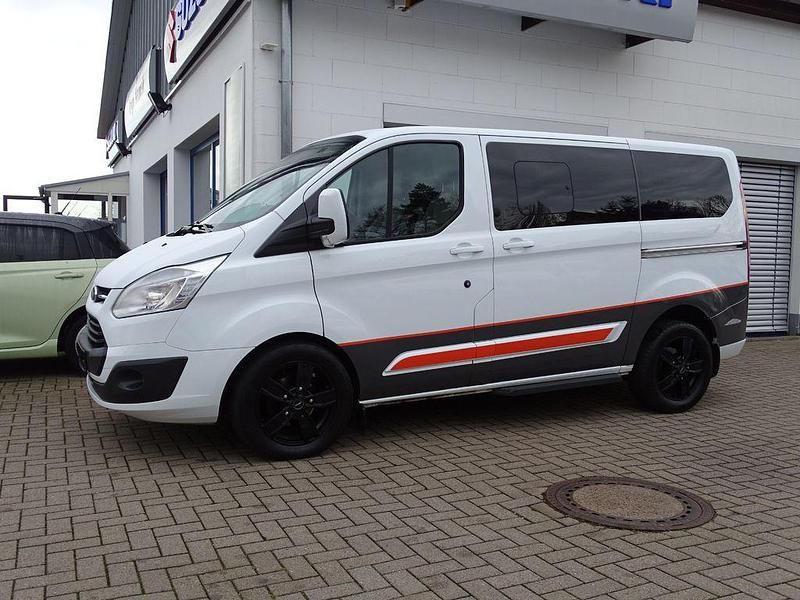 Weiß Gebraucht 2017 Ford Tourneo Titanium Van / Kleinbus | 23.400 € (Guter Preis) - Bild 1/4