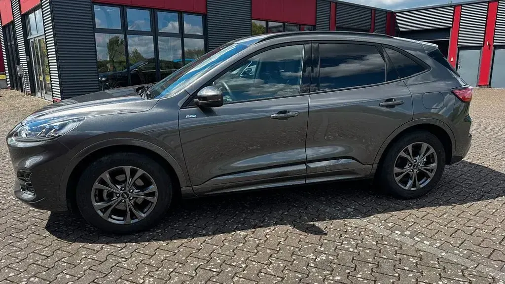Gebraucht Ford Kuga ST-Line 150 PS (110 kW) 2023 Grau SUV