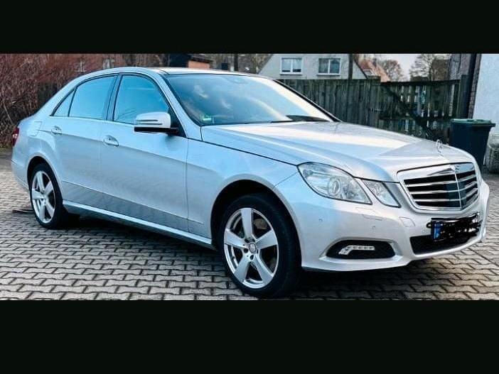 Gebraucht Mercedes E500 388 PS (285 kW) 2010 Silber Limousine