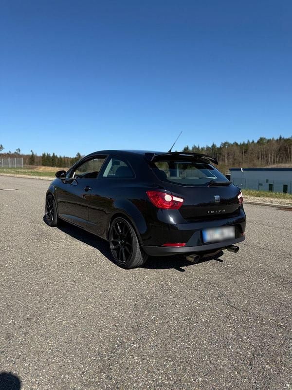 Second-hand Seat Ibiza Reference 86 CP (63 kW) 2010 Negru Coupe