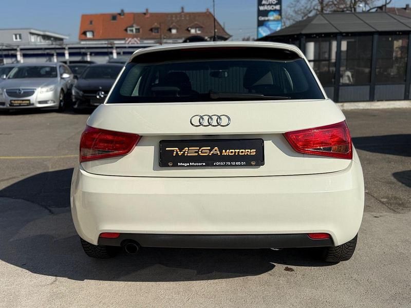 Gebraucht Audi A1 Sportback Attraction 86 PS (63 kW) 2013 Weiß Kleinwagen